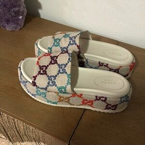 Gucci Angelina GG platform slide sandal